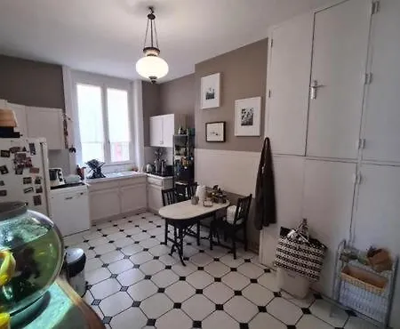 Grande A Saint-etienne Centre Alloggio in famiglia *